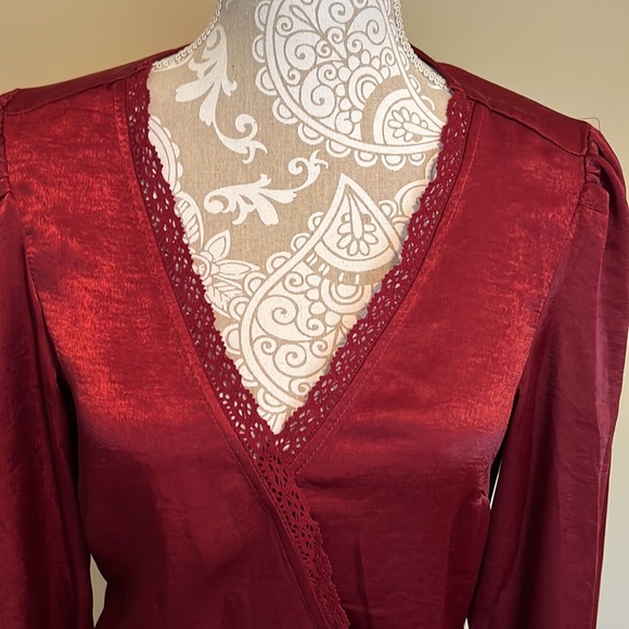 Xhilaration Dress size M. Long sleeve. Lace accents at neck. Trumpet sleeves. - Picture 2 of 7